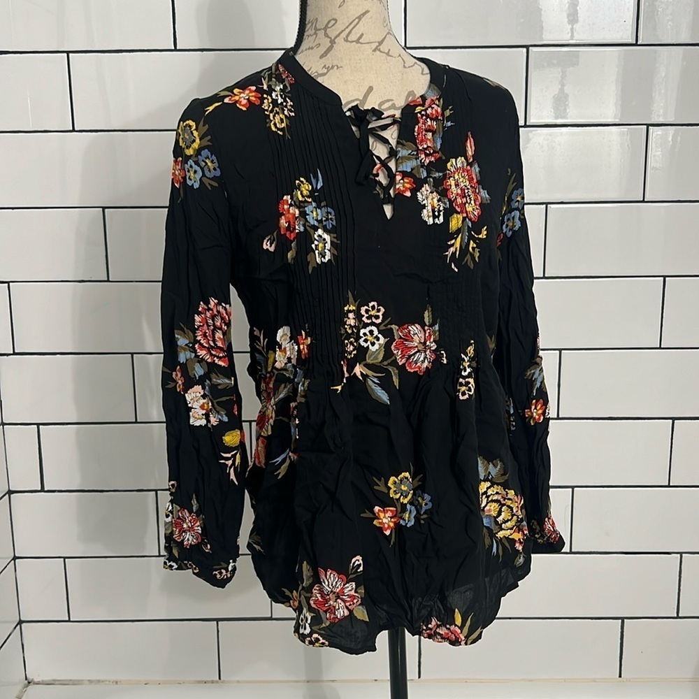 Old Navy Medium Black Floral Blouse Long Sleeve